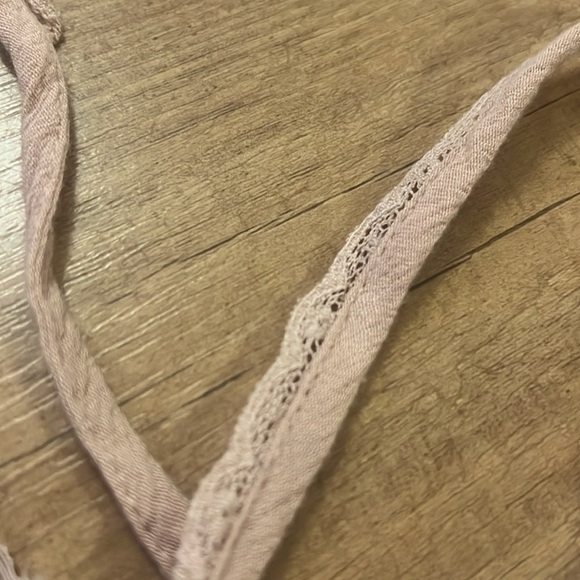 American Eagle Trimmed Cami Top - light mauve - Picture 5 of 8